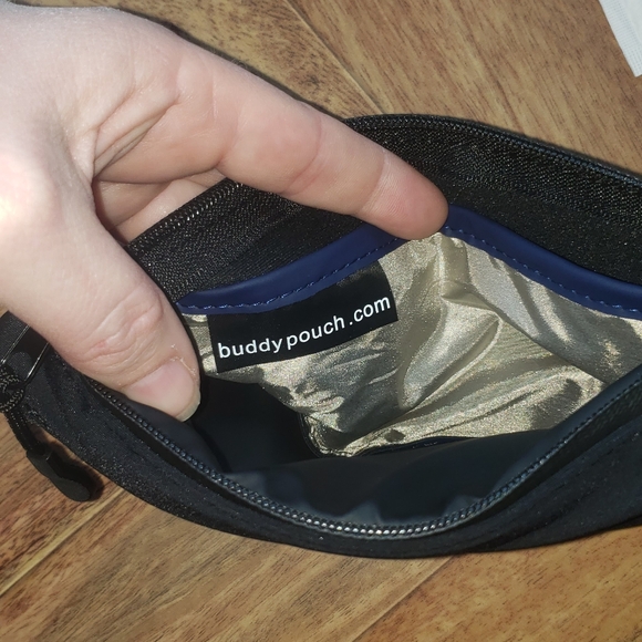 Buddy Pouch - Picture 6 of 7